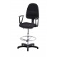Obrotowe krzesło biurowe z podnóżkiem regulowanym i podłokietnikami, tapicerowane tkaniną (czarne) - KTT01p-A3