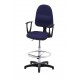 Obrotowe krzesło biurowe z podnóżkiem regulowanym i podłokietnikami, tapicerowane tkaniną - KTT01p-A3